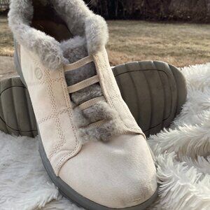 WOMEN'S BZEES BOOTIES